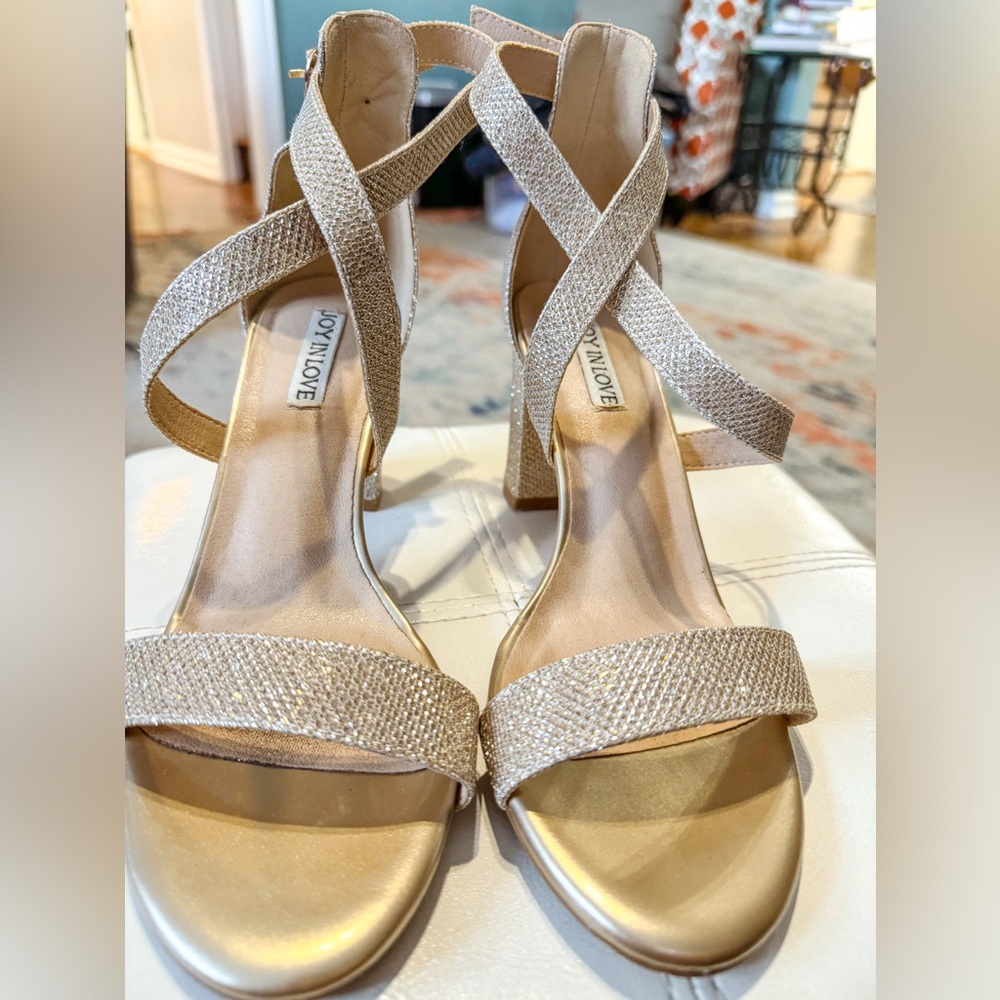 Gold Sparkle Block Heel Shoes
